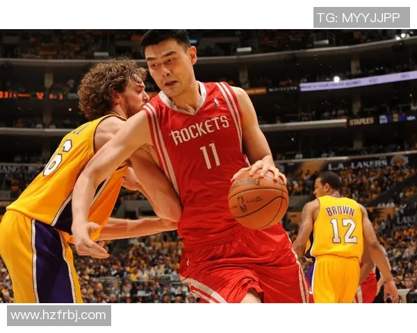 姚明艺术图片展现篮球巨星的风采与魅力，感受运动与艺术的完美结合