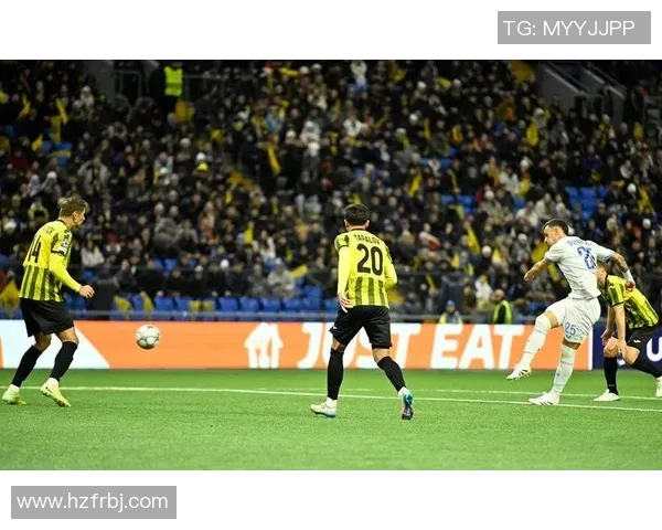 意甲激战：多特蒙德大胜尤文图斯补时进球点燃全场激情