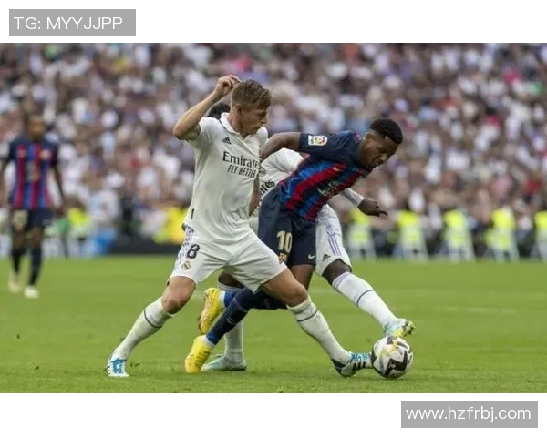 国王杯焦点战巴萨与皇马激战成平局红牌争议引发全场热议